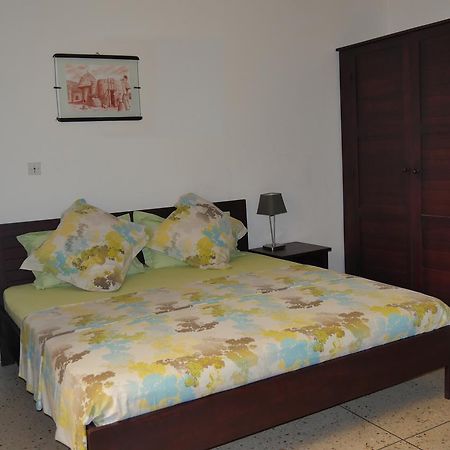Best View Bed & Breakfast Ломе Екстериор снимка