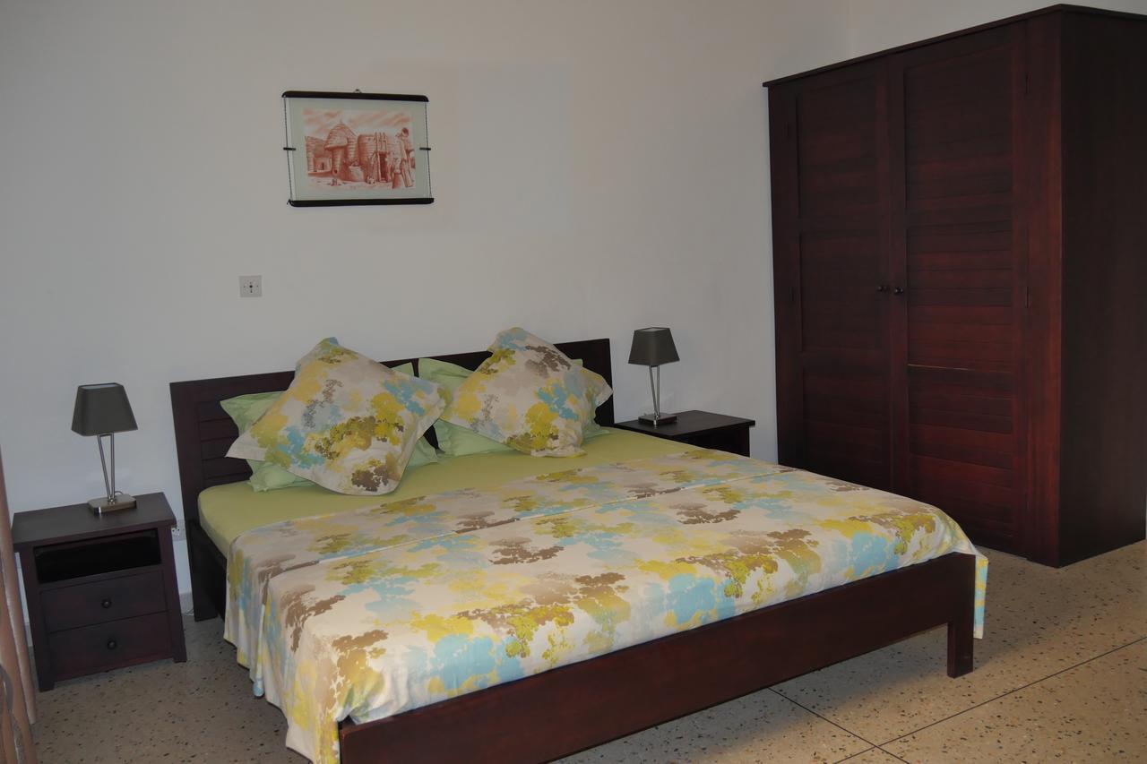 Best View Bed & Breakfast Ломе Екстериор снимка