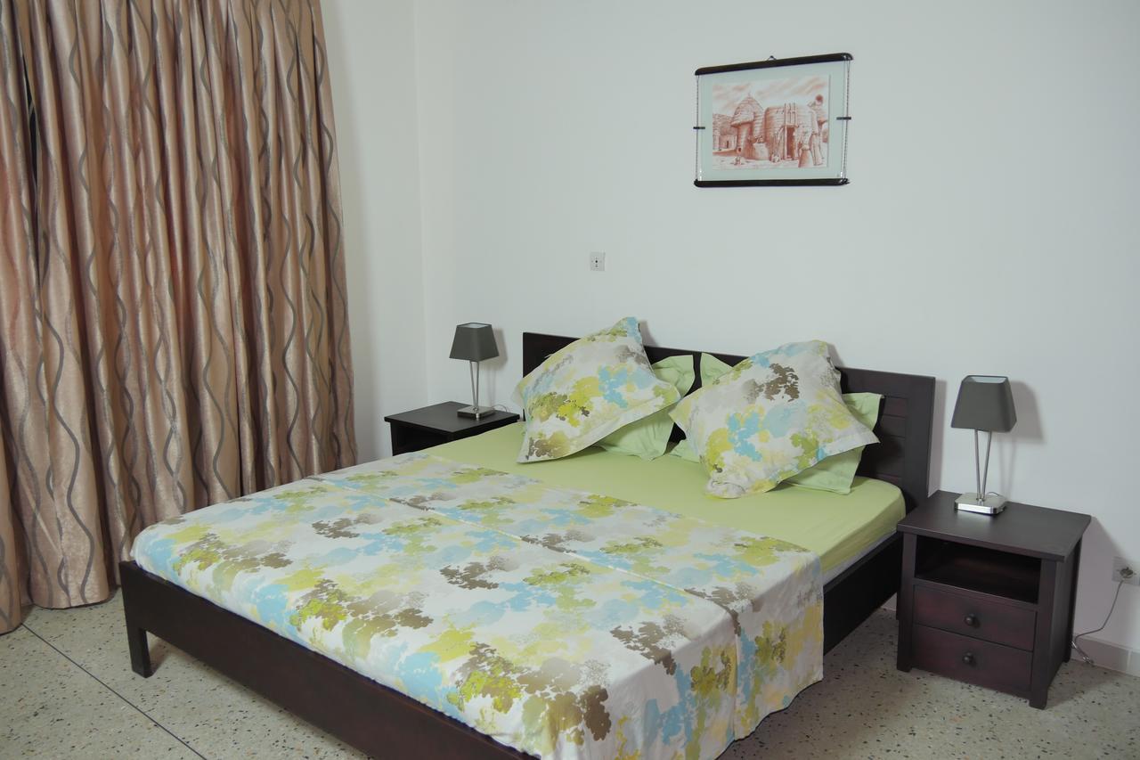 Best View Bed & Breakfast Ломе Екстериор снимка
